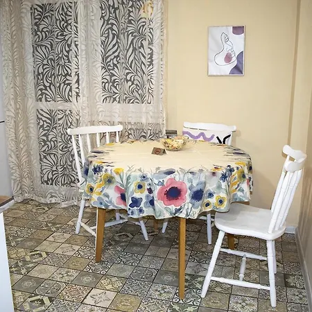 Rose Apartment